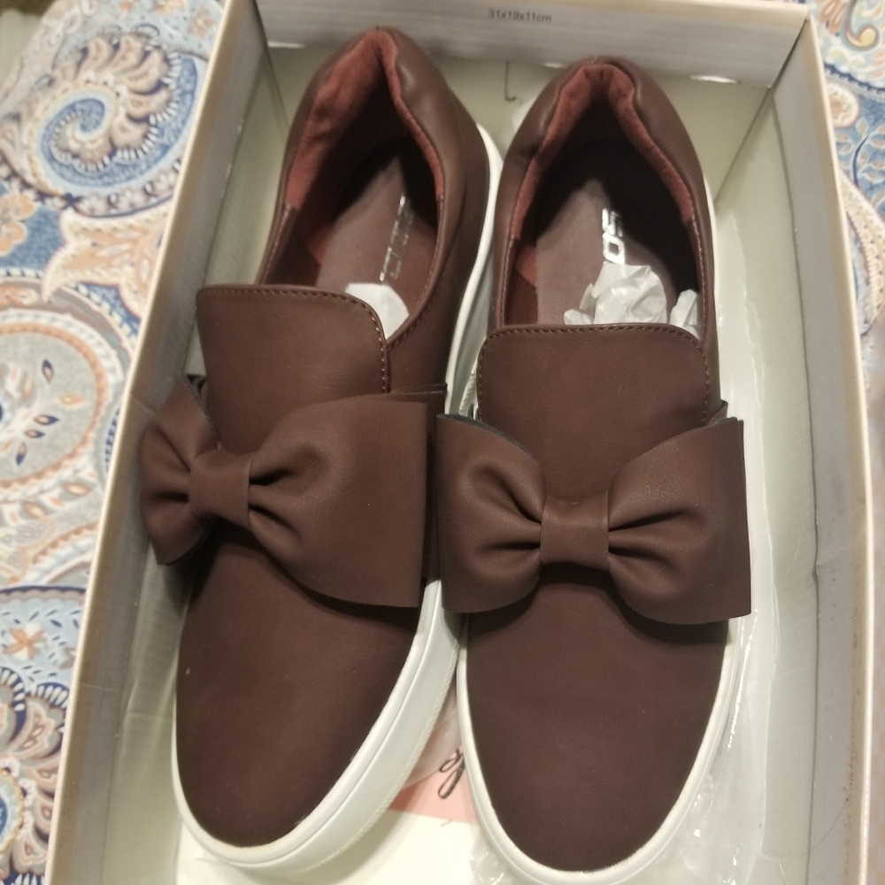New Soda slip on shoes